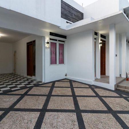 Spacious, White-Villa Belgareti @Kiara Condong Бандунг Екстер'єр фото